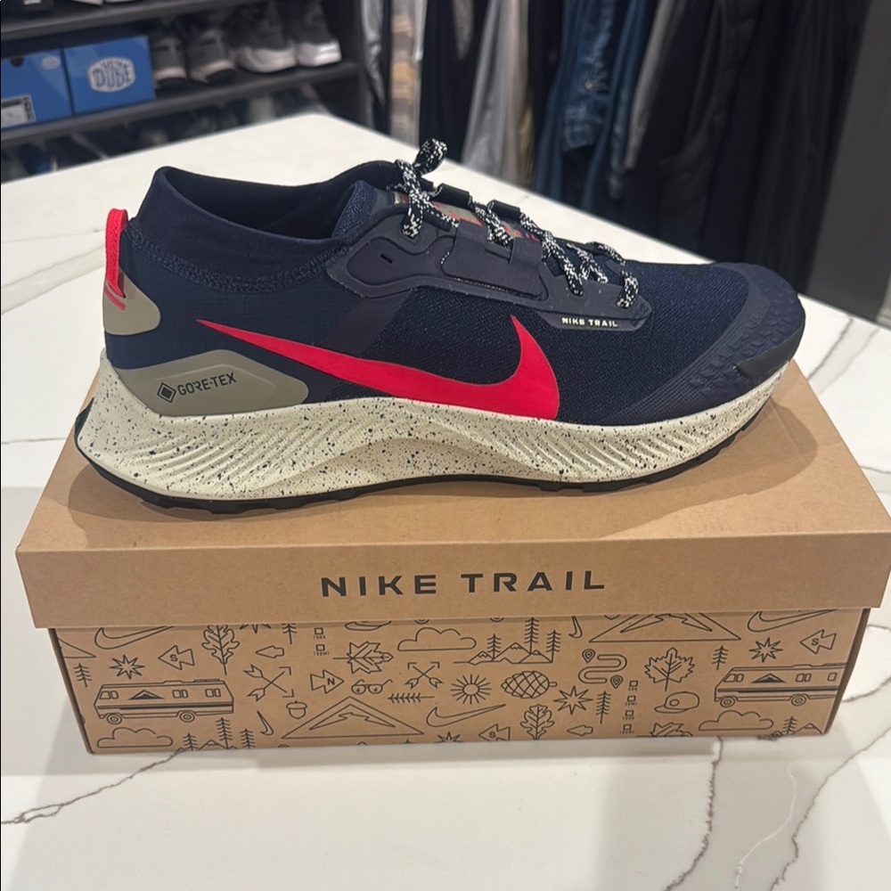 Nike Black and Red Athletic Shoes with Cushioned Midsole